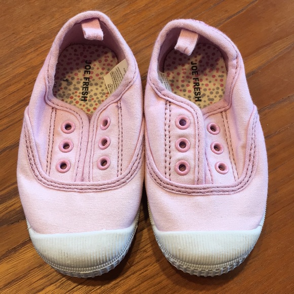 💕 4/$30 NWOT girls slip on sneakers - Picture 1 of 2